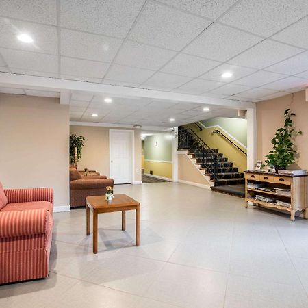 Tiltonlodge Inn & Suites Екстер'єр фото